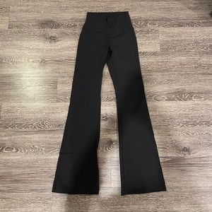 Lulu groove pants black